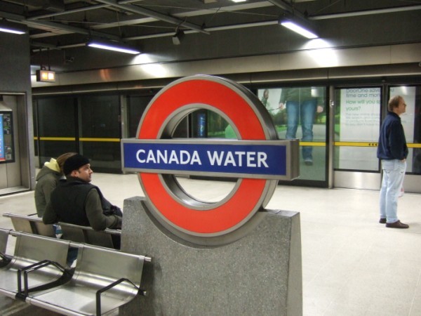Canada Water station (Jubilee Line),... © Phillip Perry cc-by-sa/2.0