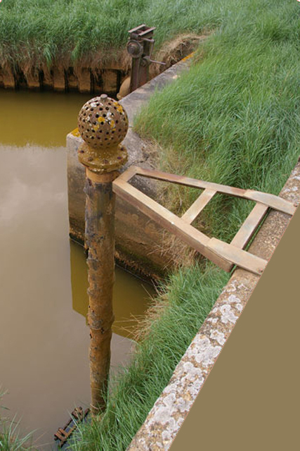 Sluice Pipe