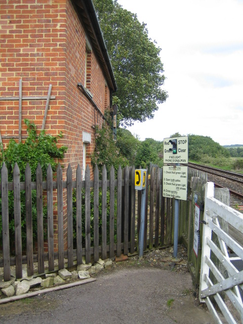 Level Crossing Near Teffont Evias Andy Gryce Geograph Britain