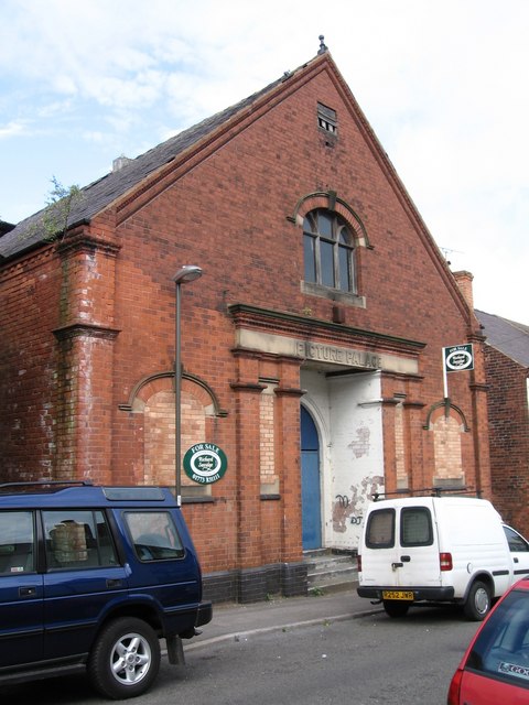 South Normanton - Picture Palace © Dave Bevis Cc-by-sa 2.0 :: Geograph 