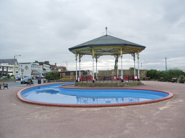 lake promenade