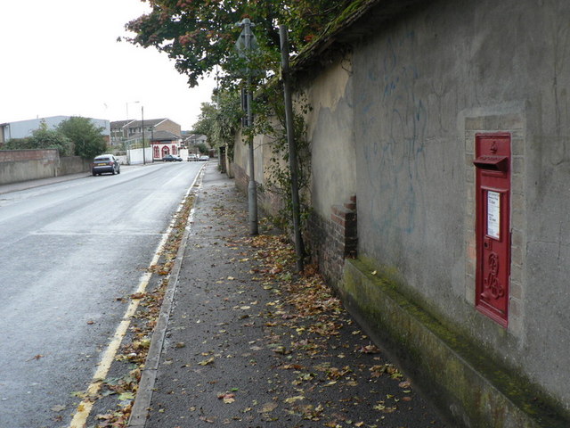 Salisbury: postbox № SP1 162, Tollgate Road