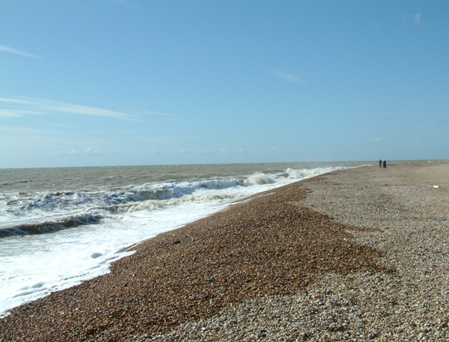 Shingle beach, Dungeness © Simon Huguet :: Geograph Britain and Ireland