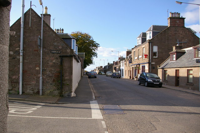 High Street, Laurencekirk at its... © Alan Morrison cc-by-sa/2.0 ...