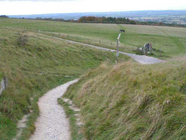 Footpath from the car park to the White Horse, Uffington