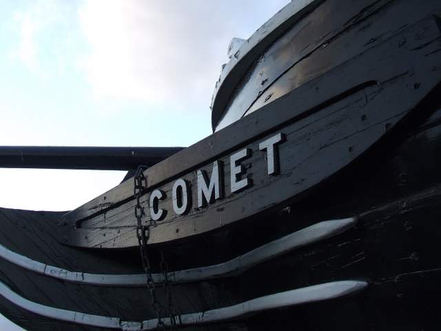 Comet nameplate