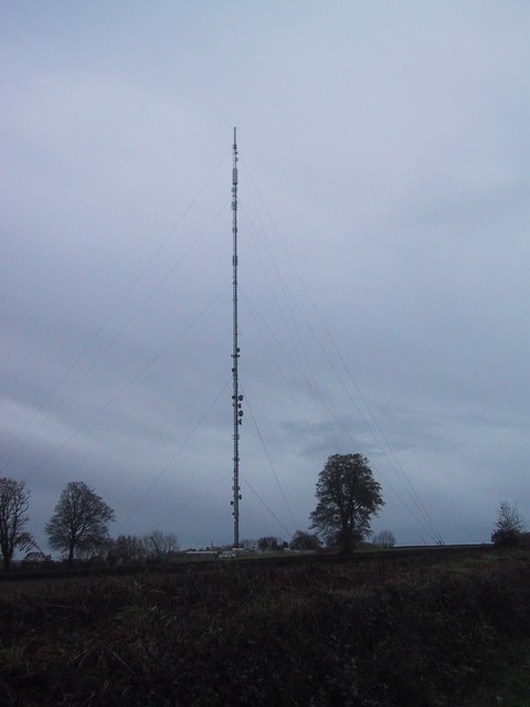 Stockland Hill Communications Mast © Sarah Charlesworth cc-by-sa/2.0 ...