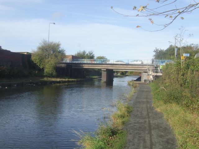 Tipton Station Bridge © John M :: Geograph Britain and Ireland