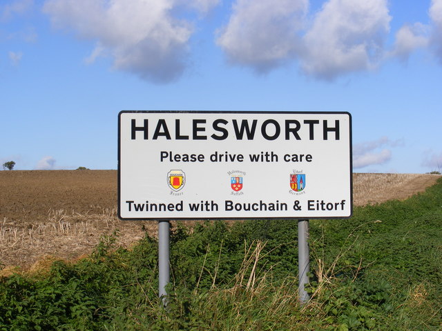 Halesworth Town Sign © Geographer :: Geograph Britain And Ireland