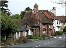 TQ1810 : Cottages, Bramber, West Sussex by Trevor Durritt