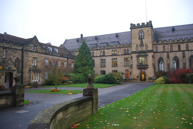 Tonbridge School © N Chadwick cc-by-sa/2.0 :: Geograph Britain and Ireland