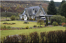 NH2925 : Guisachan Lodge near Balcladaich by Tom Richardson
