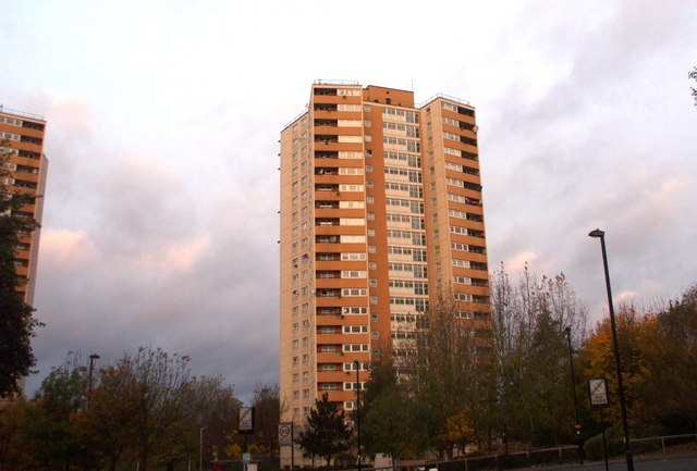 Acton Tower Blocks W3 © Phillip Perry Cc By Sa20 Geograph Britain