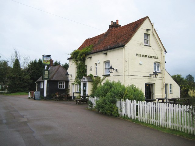 Water End: The Old Maypole © Nigel Cox :: Geograph Britain and Ireland