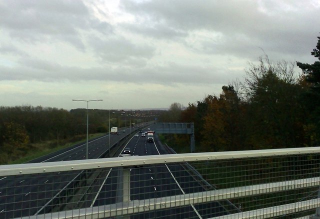 M1 Looking South © mick finn cc-by-sa/2.0 :: Geograph Britain and Ireland