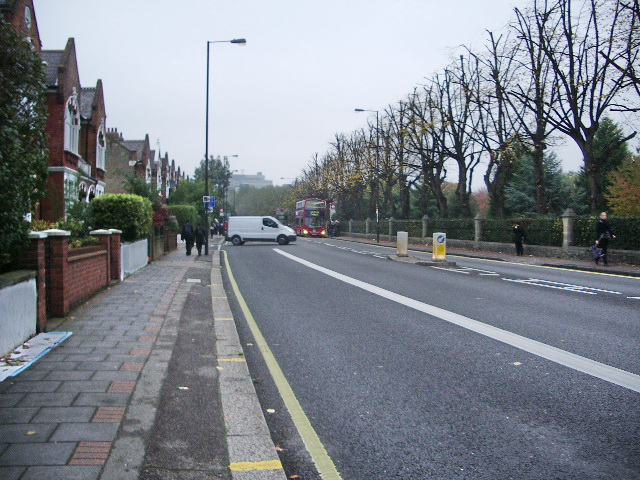 Fulham Palace Road © Alexander P Kapp :: Geograph Britain and Ireland