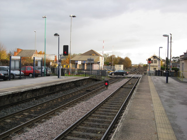 Worksop - Carlton Road © Alan Heardman cc-by-sa/2.0 :: Geograph Britain ...