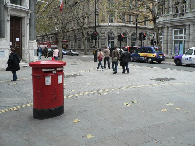 London: postbox № WC2 73, Northumberland Avenue