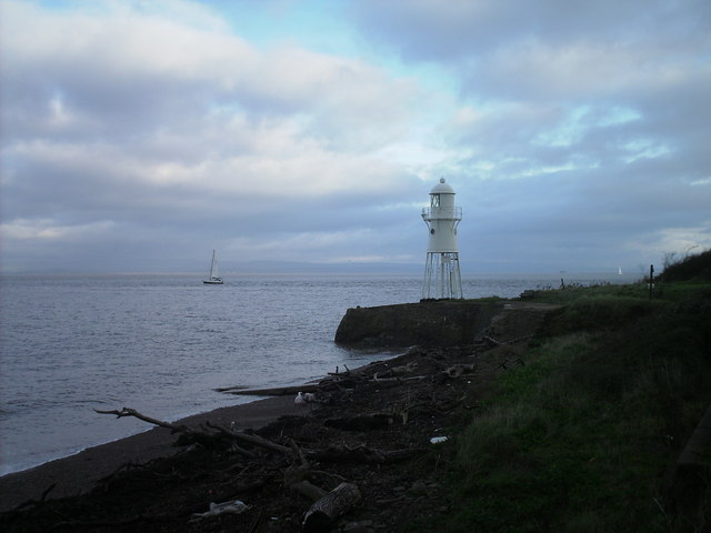 Blacknore Lighthouse from path