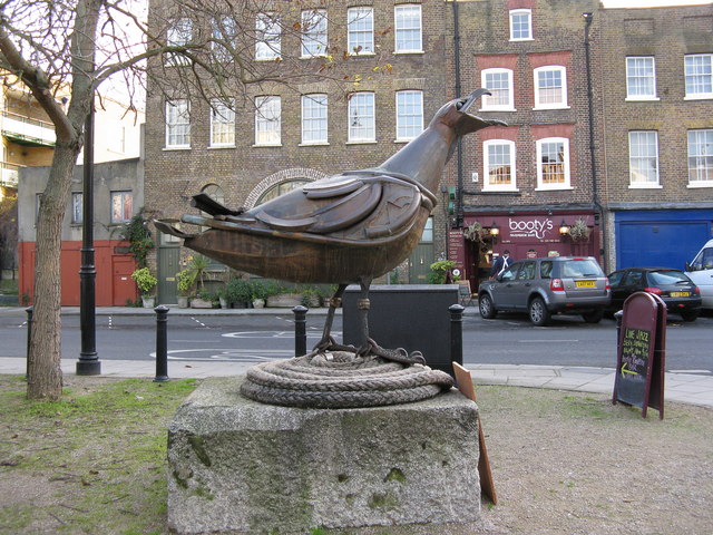 Herring Gull Sculpture And Bootys Bar © Dr Neil Clifton Cc By Sa2 2755