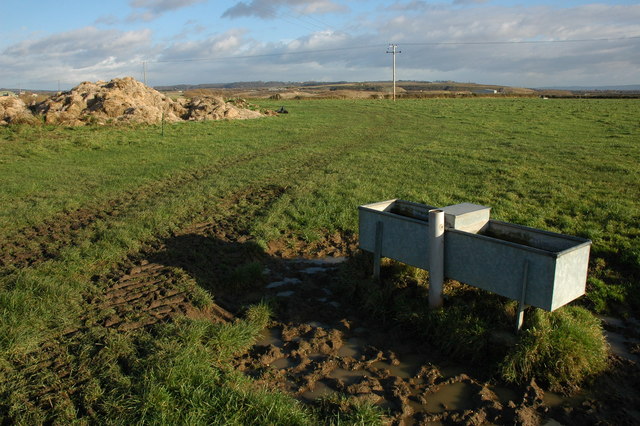 Water tank and muck bury, Home Farm, Pinvin by Philip Halling