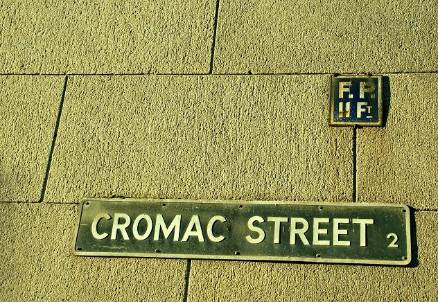 Old fire hydrant sign, Belfast © Albert Bridge cc-by-sa/2.0 :: Geograph ...