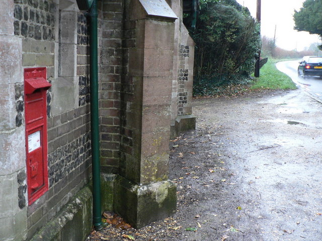 Stanbridge: postbox № BH21 11