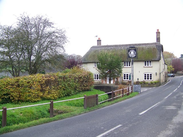 The Thimble Inn, Piddlehinton © Maigheach-gheal cc-by-sa/2.0 ...