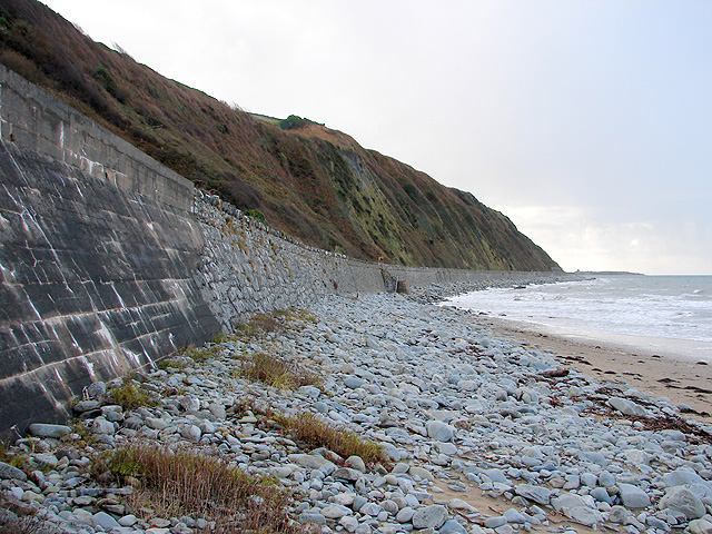 Railway embankment beneath Harlech Cliff viewed from Traeth Dy