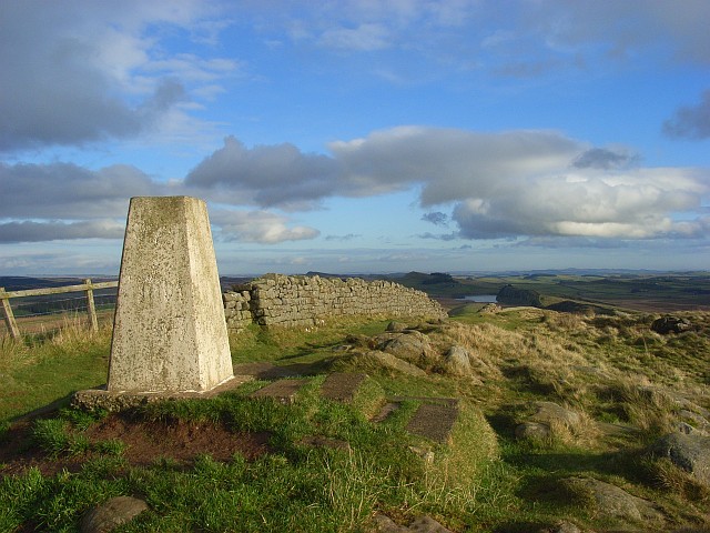 Trig point and Hadrian's Wall, Winshield Crags
