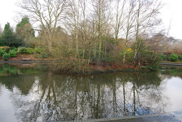 Island in the lake, Grosvenor Recreation Ground