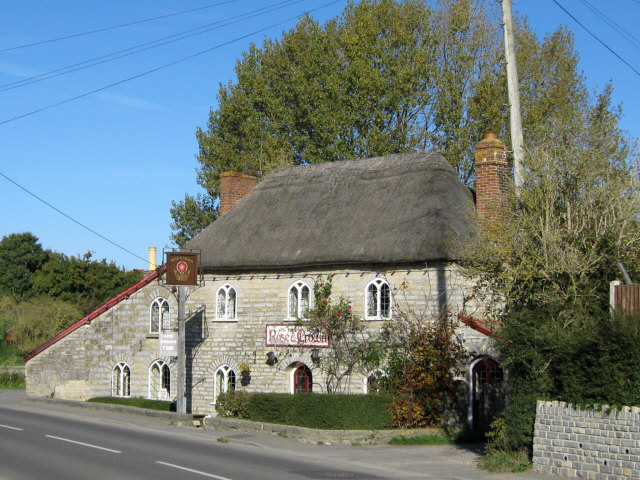 The Rose and Crown, Huish Episcopi © Ken Grainger cc-by-sa/2.0 ...