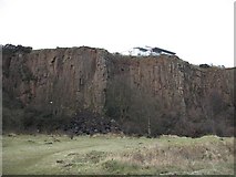 NT1380 : Quarry, Carlingnose Point by Richard Webb