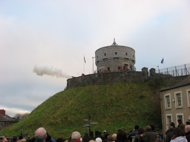 Cannon fire at Millmount, Drogheda