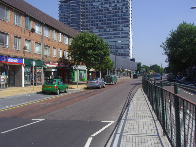 Tolworth Broadway © David Howard :: Geograph Britain and Ireland