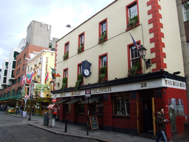 The Auld Dubliner, Temple Bar, Dublin © Chris Whippet cc-by-sa/2.0 ...