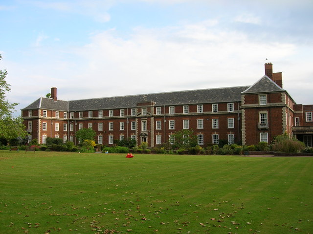 Gloucester, Redcliffe College © Alby cc-by-sa/2.0 :: Geograph Britain ...