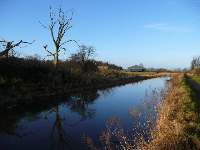 Winter tranquillity on the Union Canal