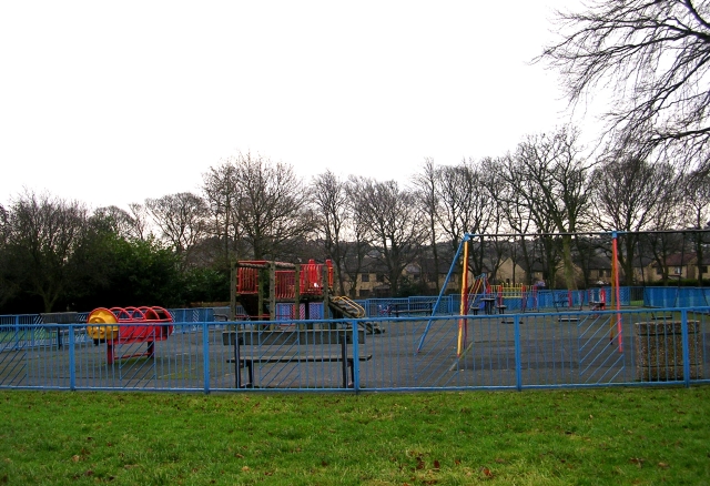 Brackenhill Park Playground -... © Betty Longbottom cc-by-sa/2.0 ...