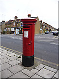 TQ2994 : George V  Pillar Box, Chase Road, London N14 by Christine Matthews