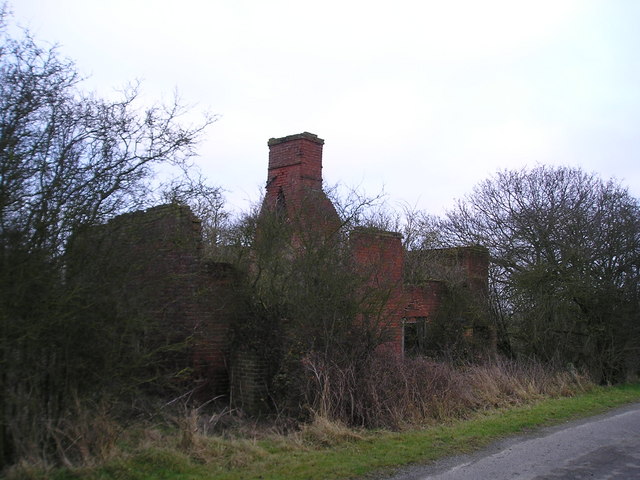 Ruined cottages near Ulveston Hall