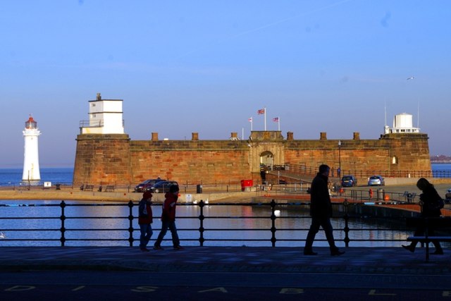 Fort Perch Rock and lighthouse © Tiger :: Geograph Britain and Ireland