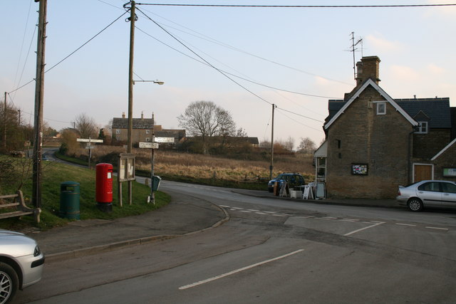 Staggered crossroads in Chadlington
