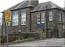 SE1407 : Holmfirth Junior, Infant and Nursery School by michael ely