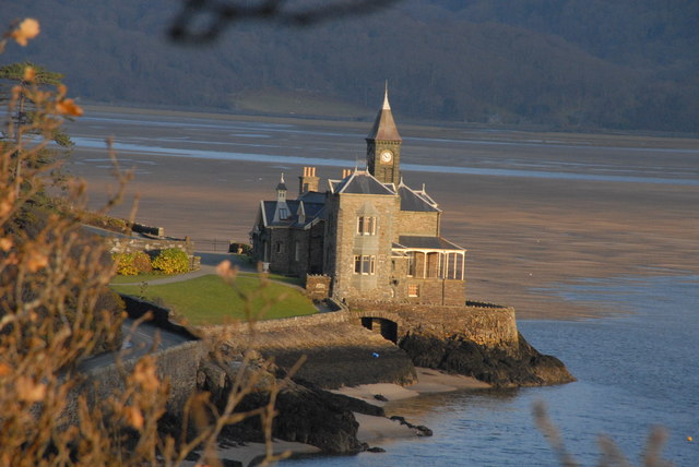 Coes-Faen (Clock House) on the edge of the Mawddach river, Barmouth