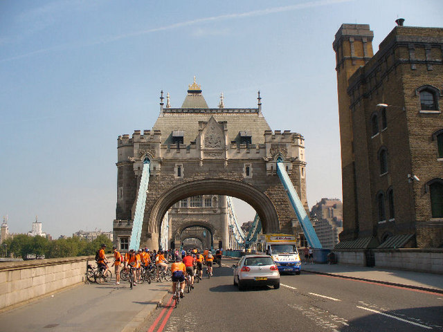 Southern approach to Tower Bridge