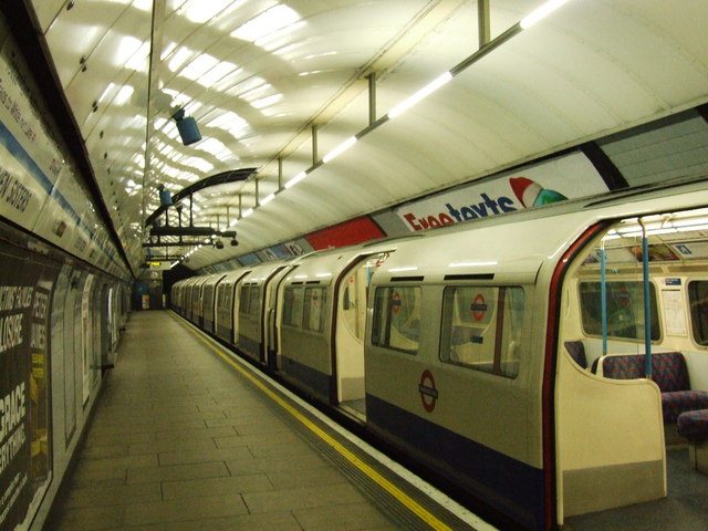 Seven Sisters Underground Station © Chris Whippet cc-by-sa/2.0 ...