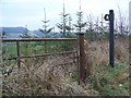 Gate and footpath sign, Jobbers Lane