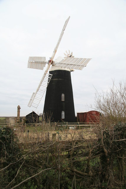 Over windmill © Chris Allen cc-by-sa/2.0 :: Geograph Britain and Ireland