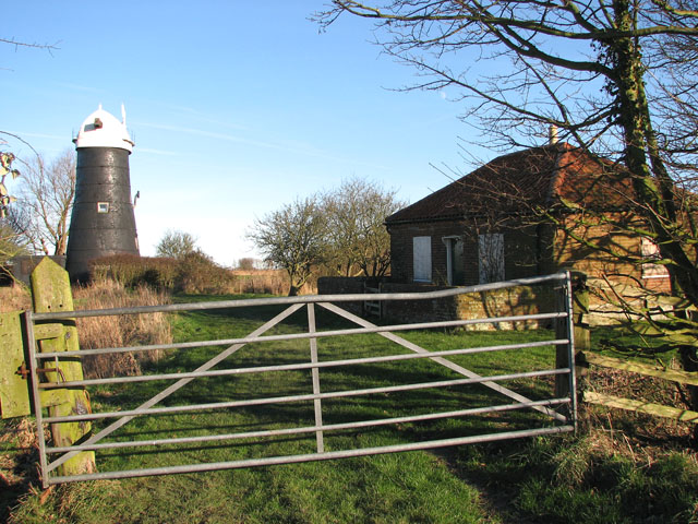 Entrance to Upton Black Mill